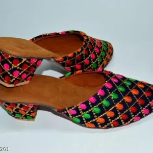 Garment Creation Premium  Printed new design rajasthani trending women heels juttiya
