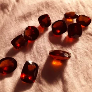 Hessonite (Gomedakam)