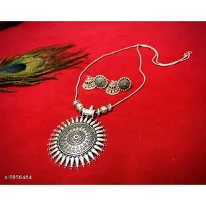 New Trendy Jewellery Set