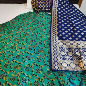🤷‍♂🤷‍♂*NEW COLLECTION*🤷‍♂🤷‍♂
Material:Banarasi brocade Lehnga and ready paded Blouse and Banarasi duppta 

