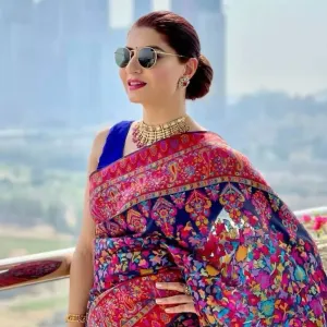 Catalog Name:*Myra Refined Sarees*