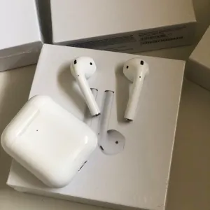 Apple AirPods with Wireless Charging Case (Master copy) 