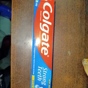 Colgate Strong teeth big