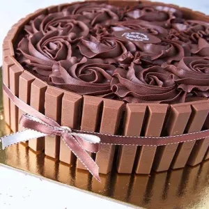 Kitkat cake