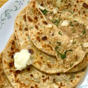 Aloo paratha with Butter