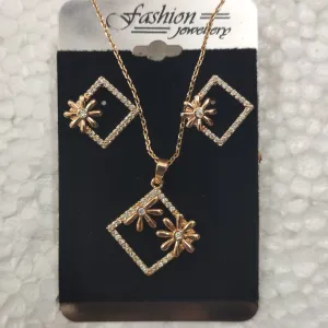 Ladies chain locket with earnings