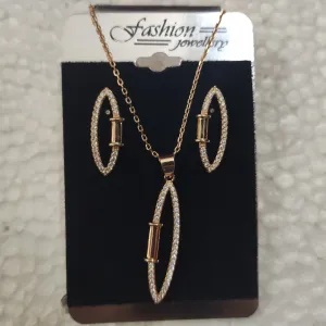 Ladies chain locket with earrings