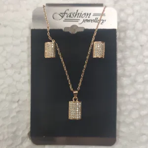 Ladies chain locket with earnings
