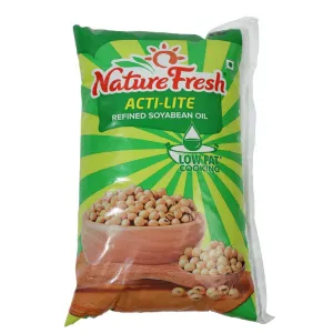 NATURE FRESH SOYABEAN OIL POUCH 1 L PK12 box