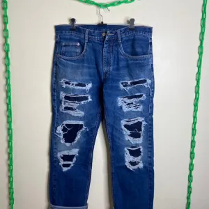 DAMAGED AND Ripped soft premium jeans
size 28 to 36 available
free shipping available