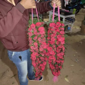 গোলাপের মালা