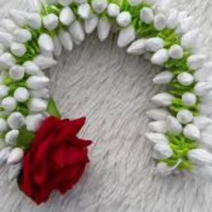 বেলী ফুলের রয়েল গাজরা