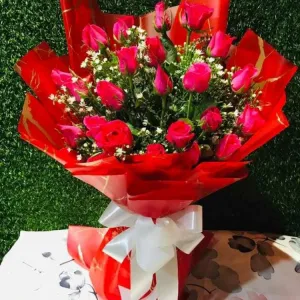 RED ROSE HAND BOUQUET