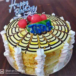 Eggless Butterscotch Creamy Cake