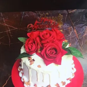 Red rose cake