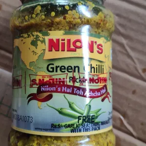 Green chilli pickle with free garlic bread seasoning