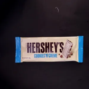 HERSHEY'S COOKIES CREME