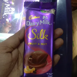 Shilk fruit nut dairy milk