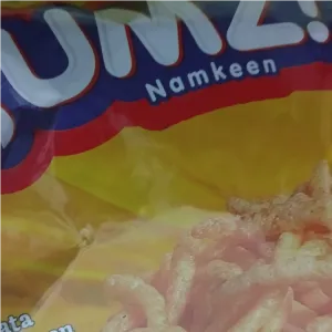 Yumzi namkeen