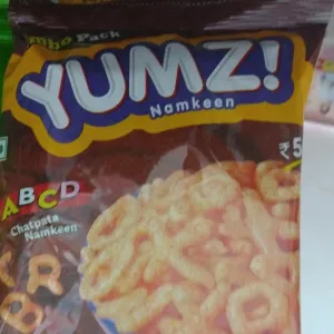 Yumzi namkeen