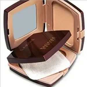 Lakmé Radiance Complexion Compact Powder, Marble, 9g

