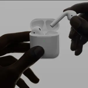 Apple AirPods with Charging Case

