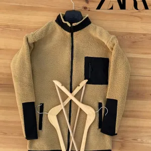 ZARA DESGINER SWEATSHIRTS WITH ZIPPER