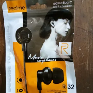 Realme R-32 