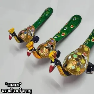 Beautiful Traditional Showpiece