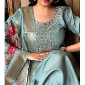 Elegant Rayon Slub Kurta Set with Dupatta