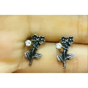 Flower studs 