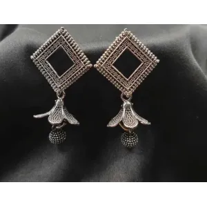 Hollow kite shape with flower jhumka earrings 