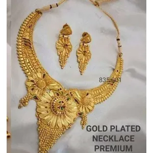 Designer Golden Alloy Jewellery Set For Women (P-4451596)