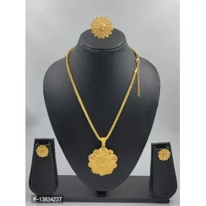 Brass Gold-plated Jewel Set  (Gold)

 Color:  Golden

 Material:  Brass

 Stone Type:  Bea
