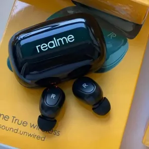 Realme R11