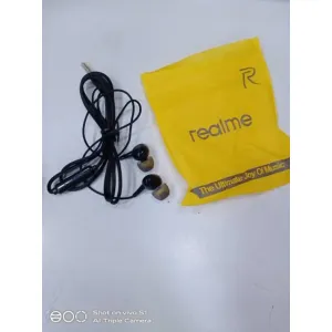 REALME Wired in Ear Earphones with Mic (Black)