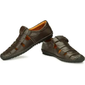 Nayka Men Brown Sandals
(s)