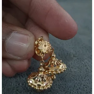 Floral jhumka