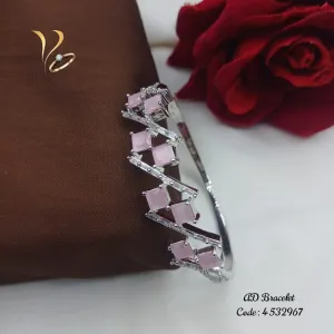 Ui01m04y2022 AD Bracelet