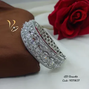 Ui01m04y2022 AD Bracelet