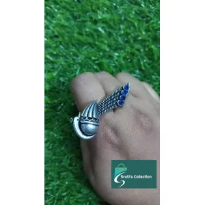 Oxidised peacock fingure ring
