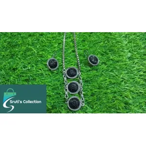 Black Polish with stone necklace set