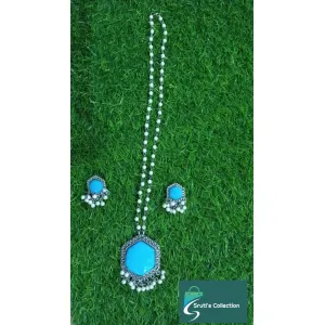 Oxidised pearl and sky blue stone set