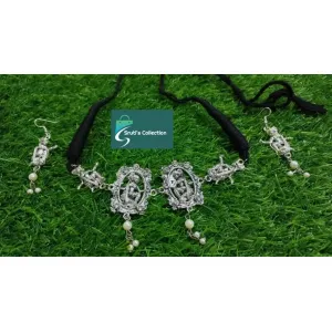 Oxidised choker set with pearl