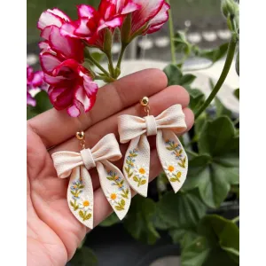 Bow earring 
