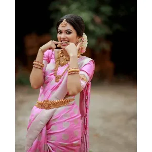 BEAUTIFUL RICH PALLU & JACQUARD WORK ON ALL OVER THE SAREE.