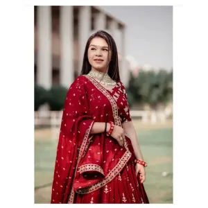 Presenting New  Đěsigner Siqwans Lehenga Choli With Dupatt Set New